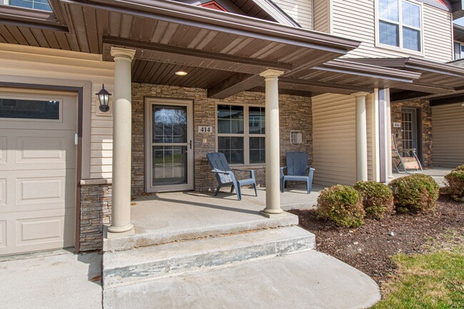 Photo - 414 Churchill Dr