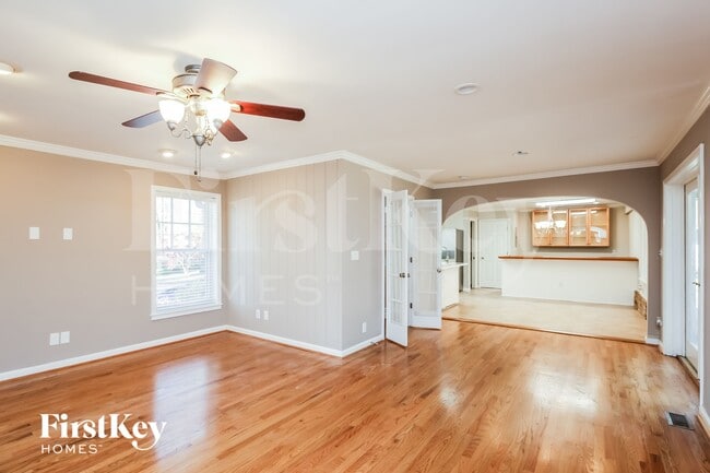 Photo - 4336 Lake Laurel Dr