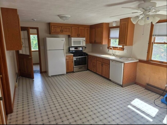 Photo - 985 Slater Rd Unit 2