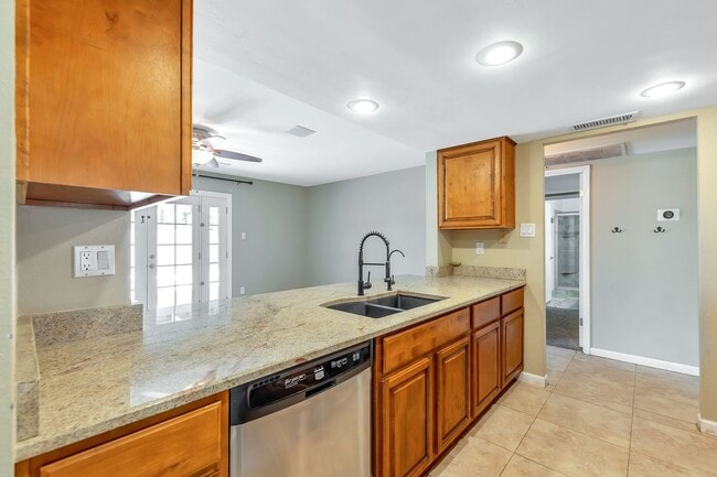 Photo - 5-Bedroom Tempe Home with Private Pool, Guest House & Garage Near ASU