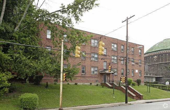 305 N Negley Ave