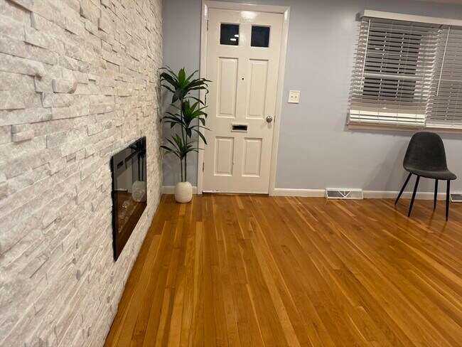 Photo - 7 Champlain Rd Unit 1