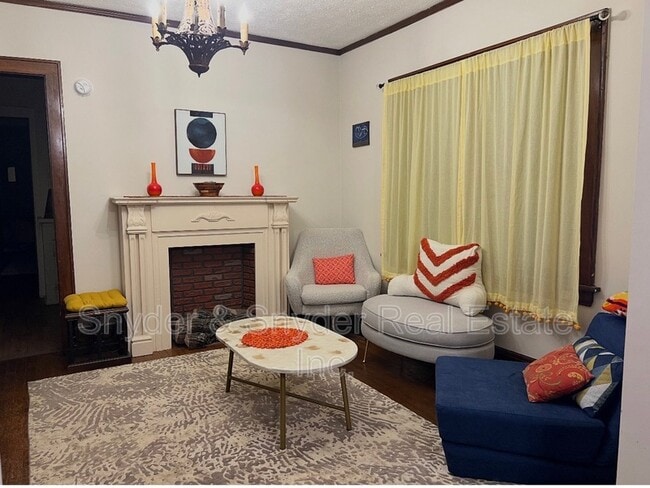 Photo - 689 Schiller Ave