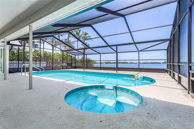 Photo - 716 Sarabay Rd