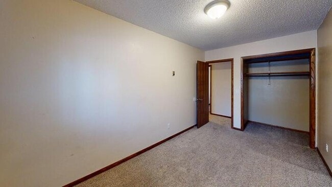 Photo - 202 4th Ave SW