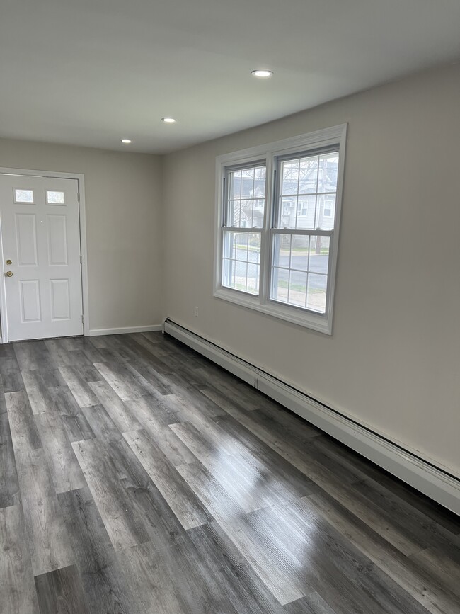 New flooring thru-out - 38 Williamson St