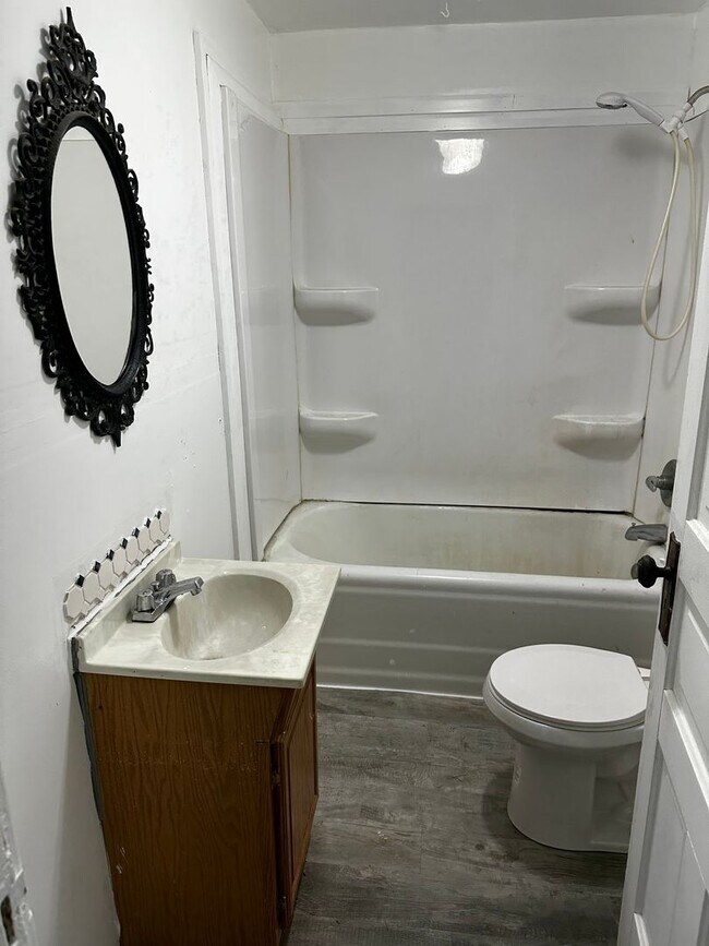 Photo - 506 W 2nd Ave Unidad Upper