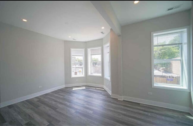 Photo - 6233 S Racine Ave