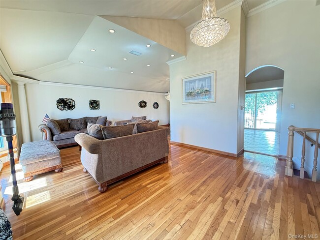 Photo - 14 Millpond St