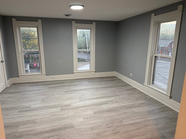 Photo - 2521 Stoney Ridge Rd Unit 9 - Apartment Upstairs