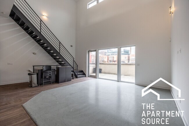 Photo - 1002 W Lake St Unit 2