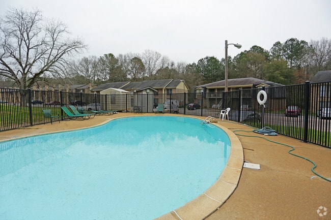 Interior Photo - Crestmont Manor