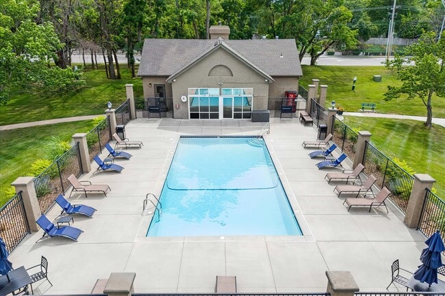 Building Photo - Deerfield Apartments