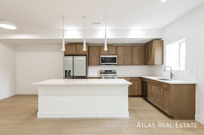 Photo - 2740 W 2nd Ave