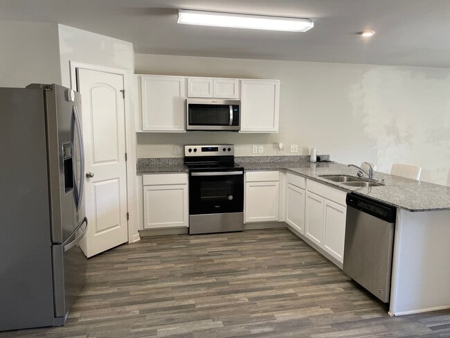 Photo - Beautiful 4 bed 3 bath home!