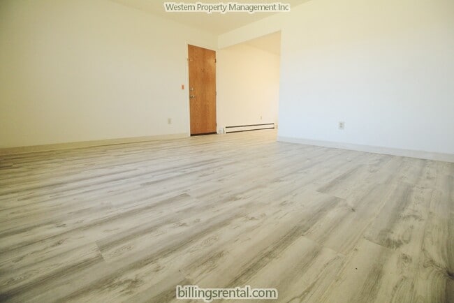 Living Room - 2320 Alderson Ave Unit 2
