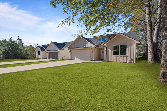 Building Photo - 28411 Champion Oaks Dr