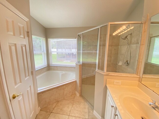 Photo - ? Freshly Updated Home Minutes from Disney...