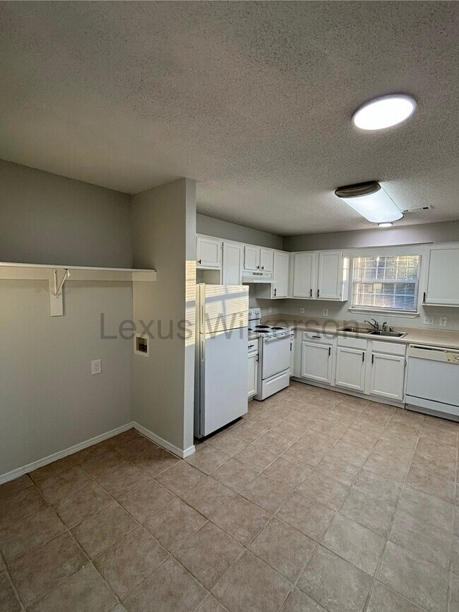 Photo - 3505 SW Victoria Pl