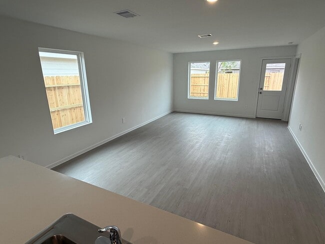 Photo - 16823 Old Wagon Wy