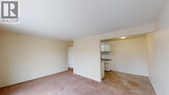 Photo - 9807-9108 108 Ave