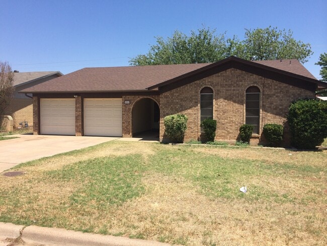Building Photo - READY TO RENT! 3/2/2 Rental