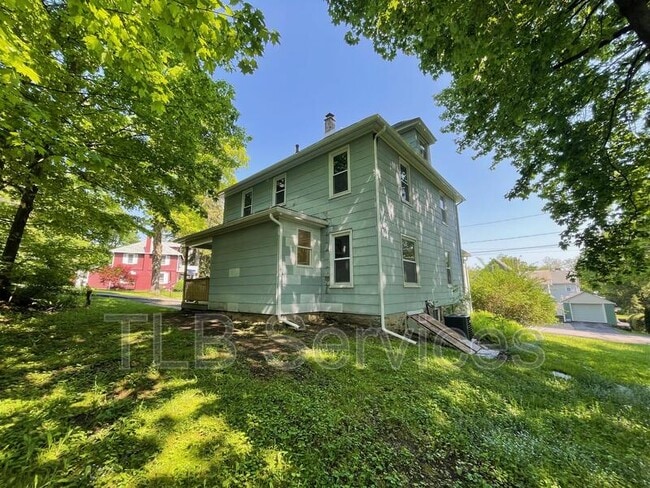 Photo - 402 Electric St