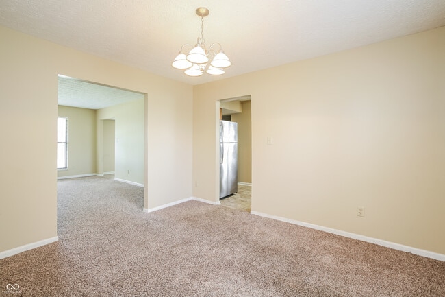 Photo - 1663 Rogers Cir