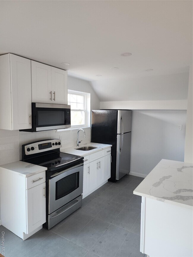 Building Photo - 101 Main St Unit 3 Rental