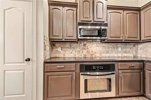 Photo - 5002 SW Golden Eagle Ave