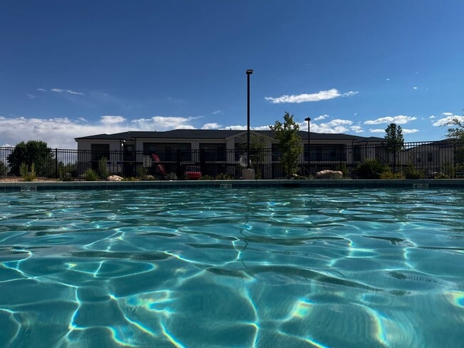 Building Photo - Great 2 bed 1 bath place, built in 2024 Rental