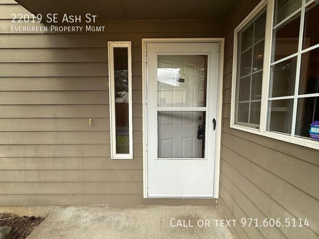 Building Photo - 22019 SE Ash St