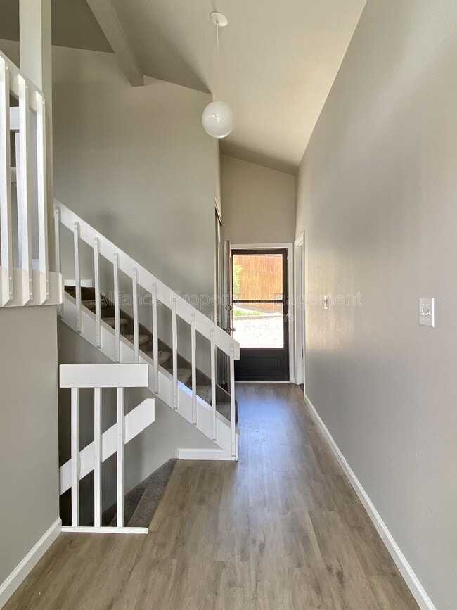 Photo - 5945 Breeze Ct