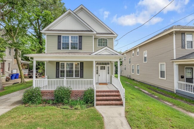 Photo - 426 W 28th St