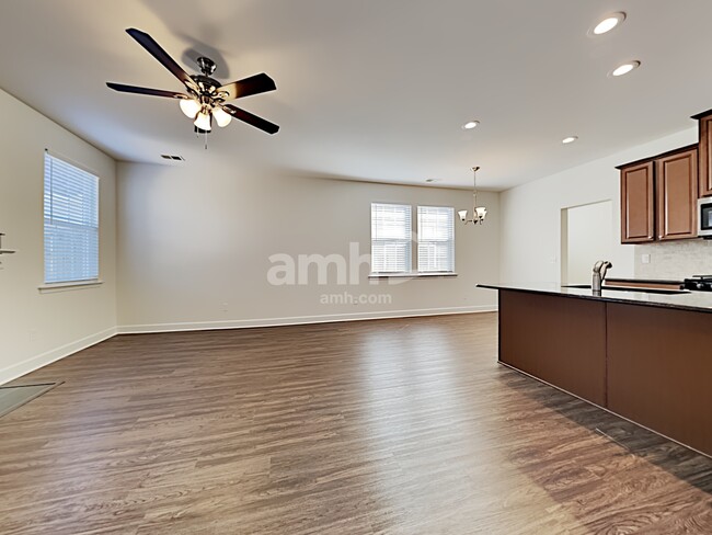 Photo - 312 Nuttall Dr