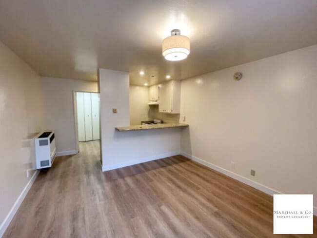 Building Photo - UPDATED STUDIO WITH NEW KITCHEN, NEW BATH,...