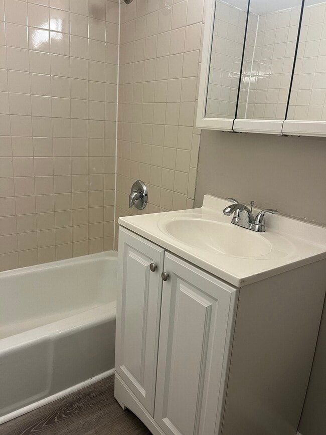 Photo - 8817 S Roberts Rd Unit 5