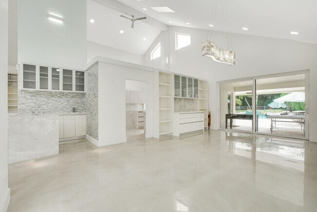 Photo - 7351 Valencia Dr