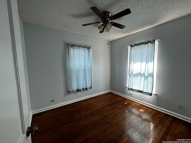 Photo - 726 John Adams Dr