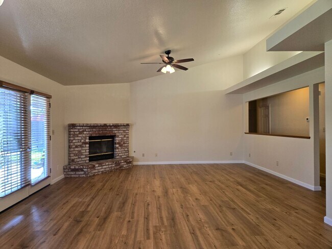 20427 Sparrow Ct
