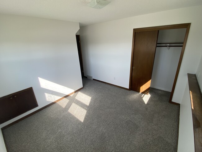 Photo - 512 SE Magazine Rd