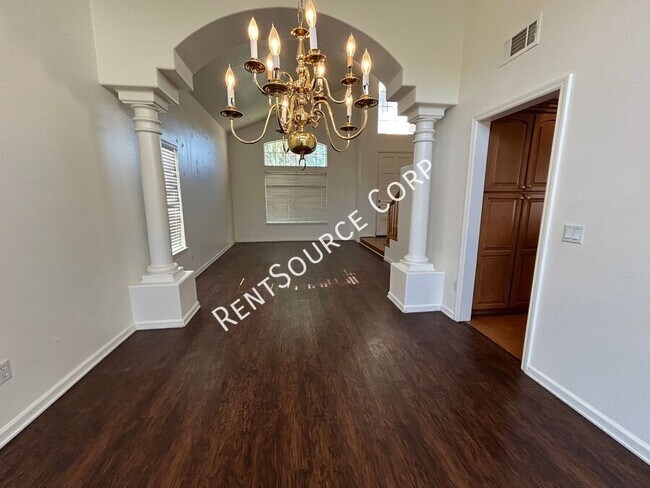 3210 Lantana Ct