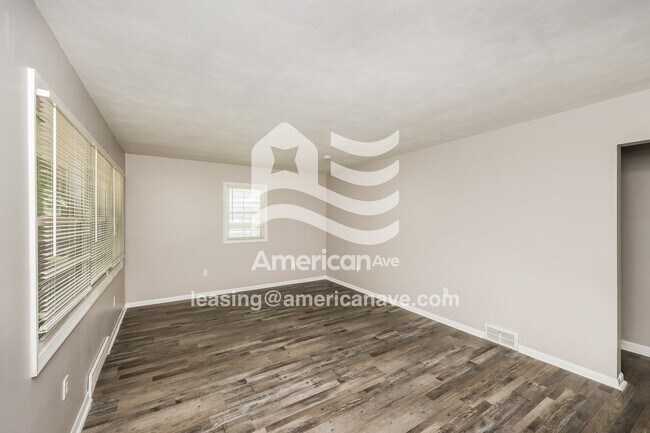 Photo - 74 Charlotte St