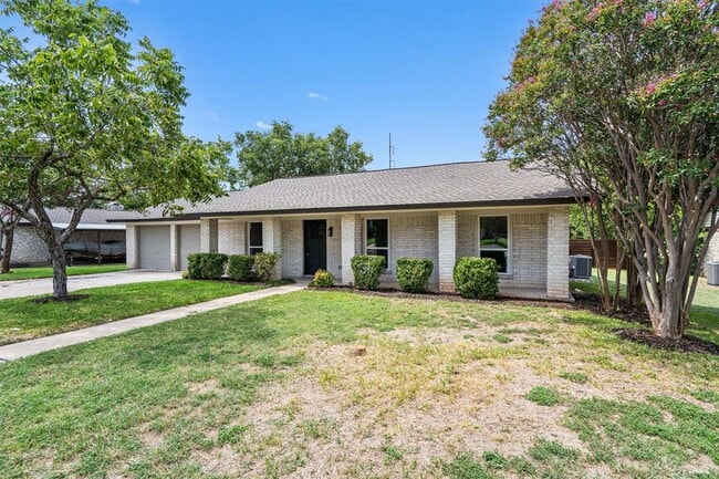 Photo - 1700 Deep Wood Dr