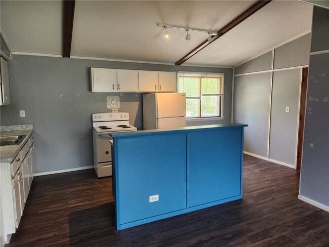 Photo - 255 6th Ave NE