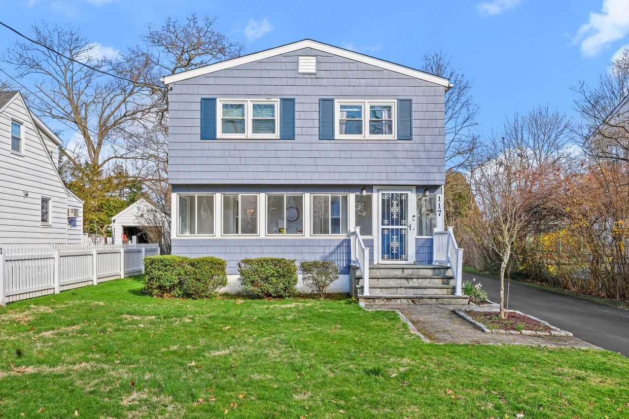 Photo - 117 Dunn Ave (Stamford, CT)