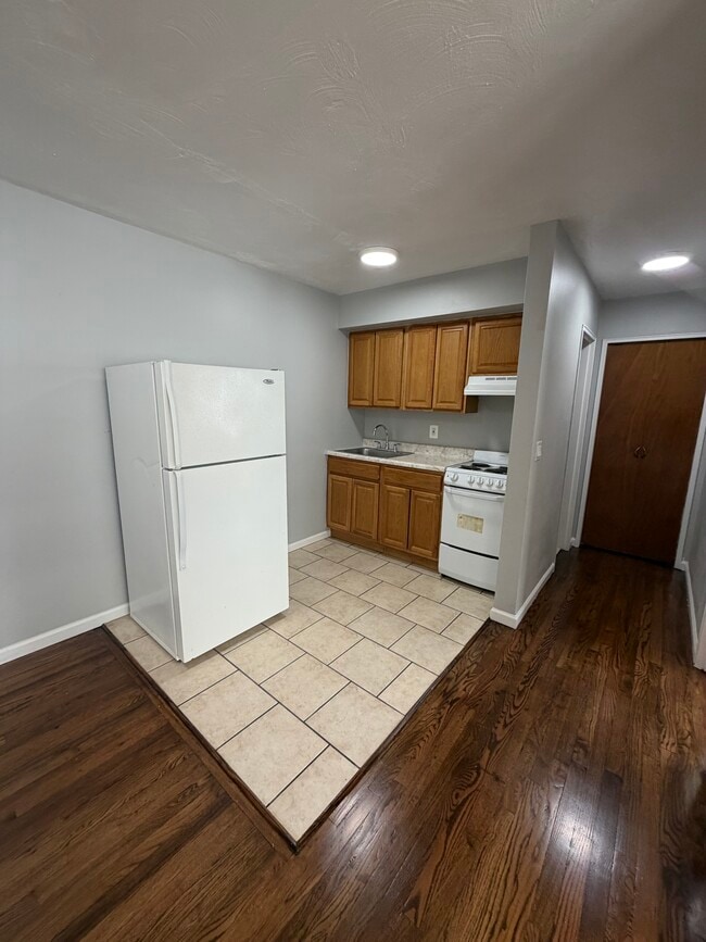 Photo - 337 E Grand Ave Unidad 3B