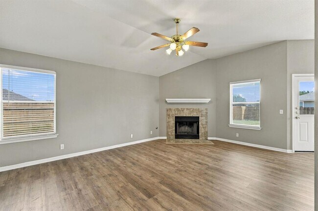 100 Lightfoot Ct