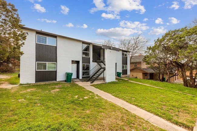 Building Photo - 124 Wind Ridge Dr Unit Apt C