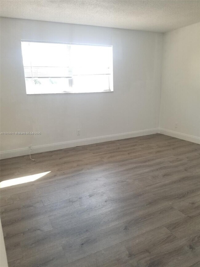 Photo - 5845 Blueberry Ct